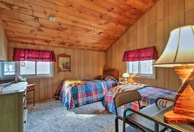 Near Hiking & Skiing: Home In Wilmington!