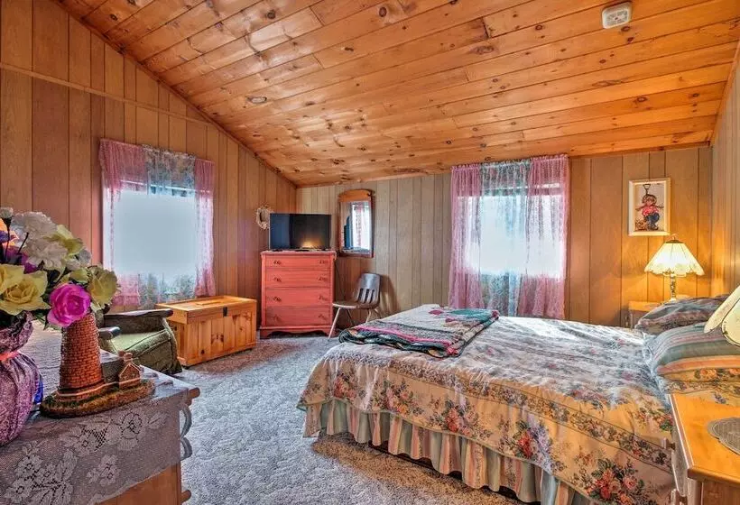 Near Hiking & Skiing: Home In Wilmington!