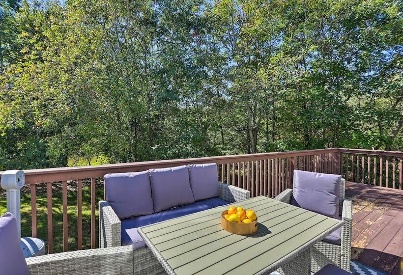 Poconos Escape W/ Hot Tub & Fire Pit