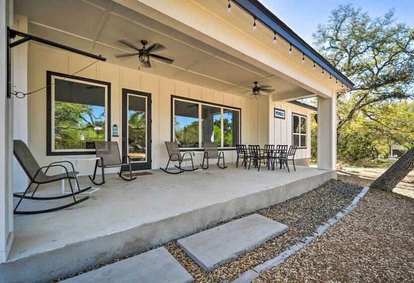 Brand New Modern Canyon Lake Escape W/ Fire Pit!