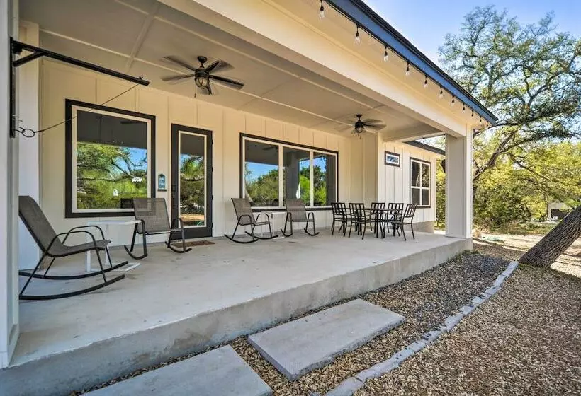 Brand New Modern Canyon Lake Escape W/ Fire Pit!