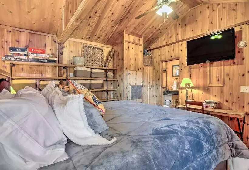Close To Skiing: Cabin W/ Pool Access In Breck