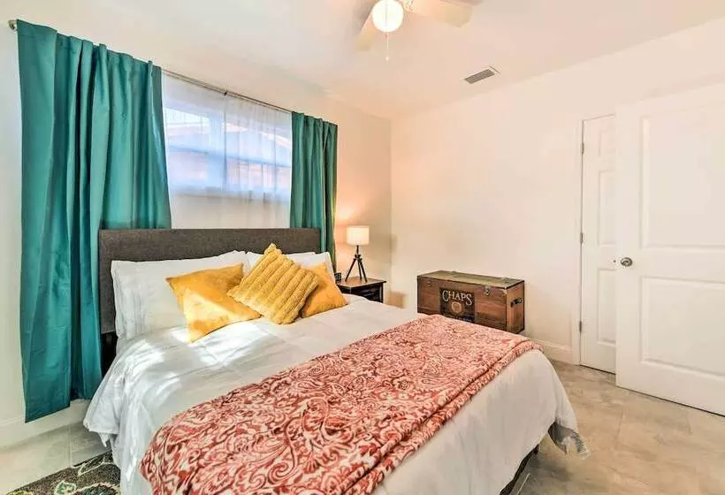 Bright, Pet Friendly Retreat In Avon Park!