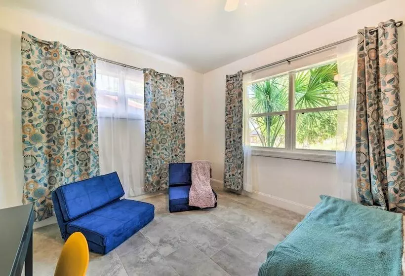 Bright, Pet Friendly Retreat In Avon Park!