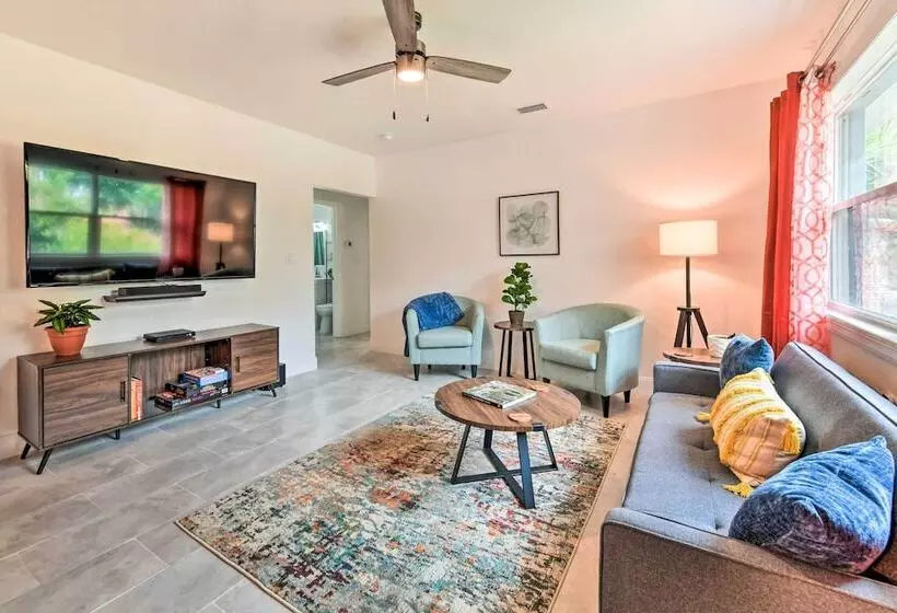 Bright, Pet Friendly Retreat In Avon Park!