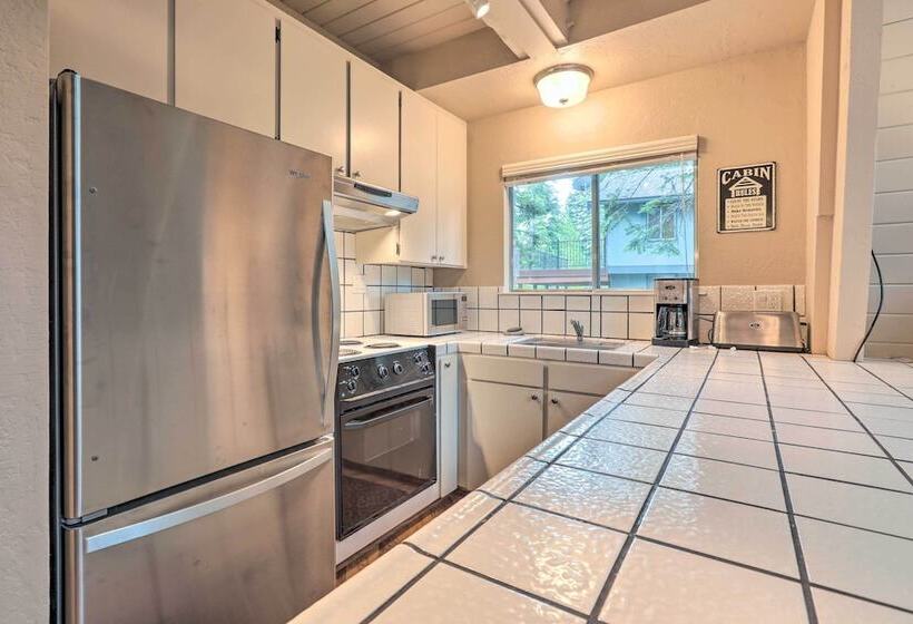 Near Skiing & Hiking: Carnelian Bay Cabin