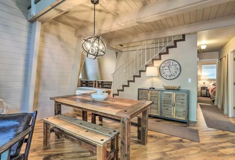 Near Skiing & Hiking: Carnelian Bay Cabin