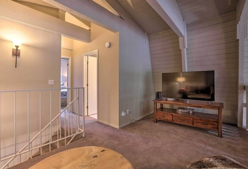 Near Skiing & Hiking: Carnelian Bay Cabin