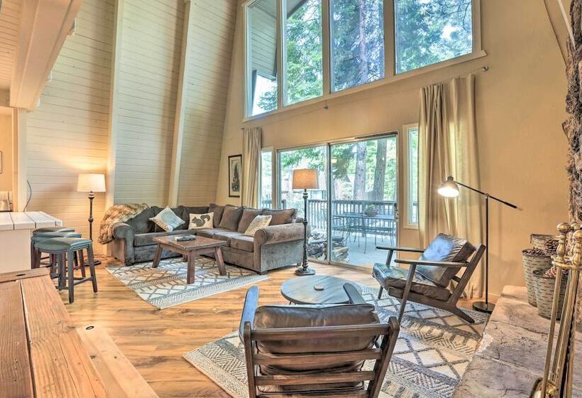 Near Skiing & Hiking: Carnelian Bay Cabin