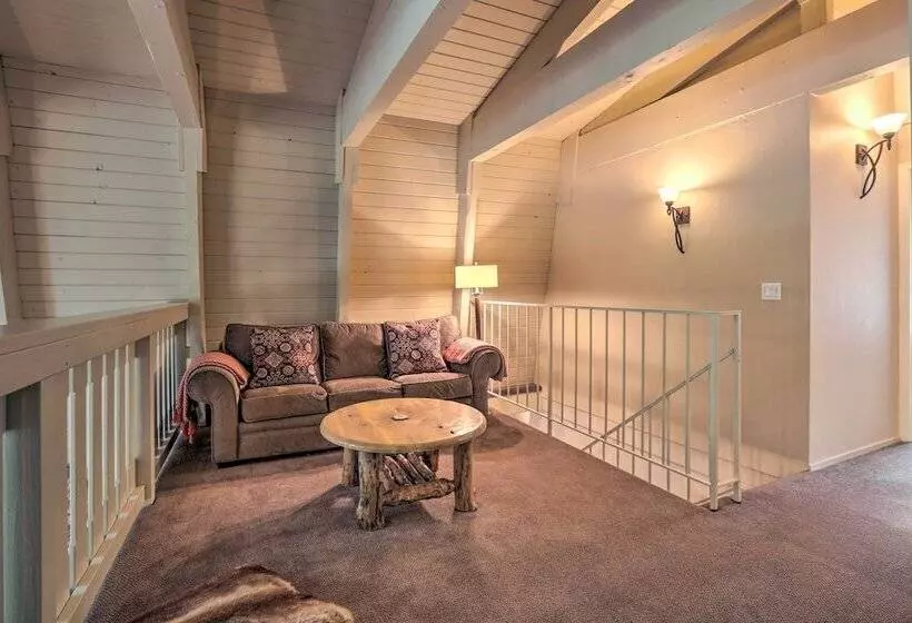Near Skiing & Hiking: Carnelian Bay Cabin