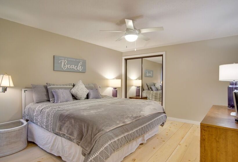 Charming Cape Cod Home W/ Patio, 2 Mi To Beach!