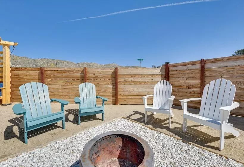 Charming Desert Cottage: 11 Mi To Joshua Tree