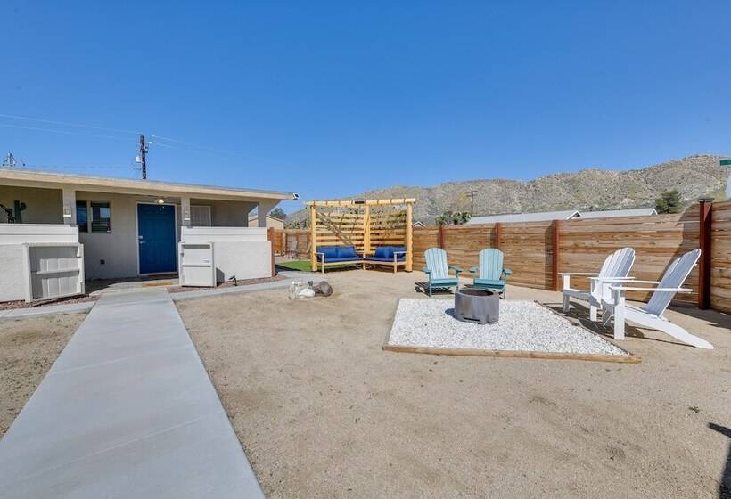Charming Desert Cottage: 11 Mi To Joshua Tree