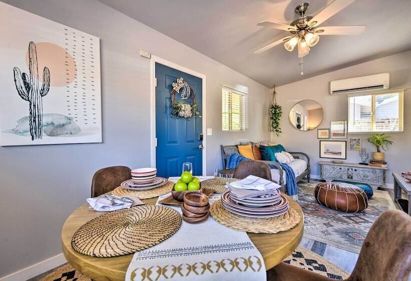 Charming Desert Cottage: 11 Mi To Joshua Tree