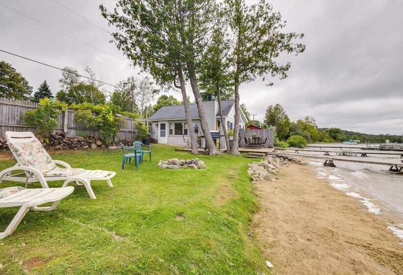 Little Traverse Lake Cottage: Beach Access & Dock!