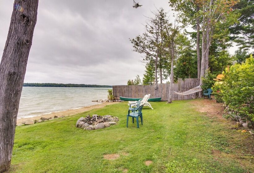 Little Traverse Lake Cottage: Beach Access & Dock!