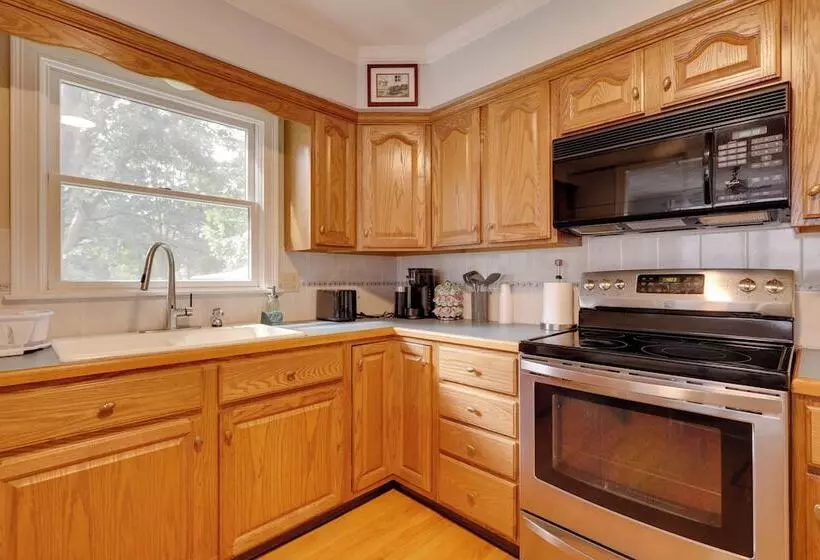 7 Mi To Downtown Providence: Quiet Apt In Seekonk