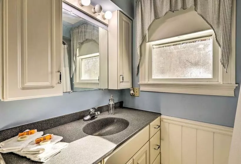 7 Mi To Downtown Providence: Quiet Apt In Seekonk