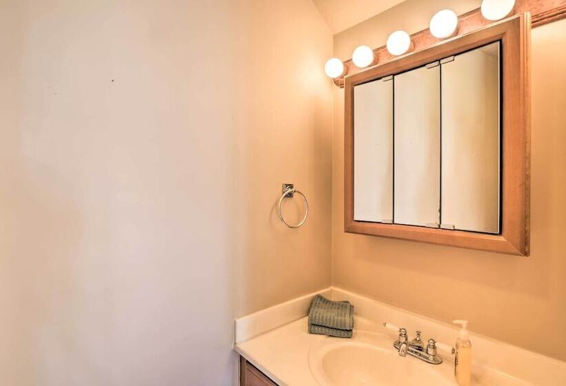 Charming, Spacious & Pet Friendly Buena Vista Home