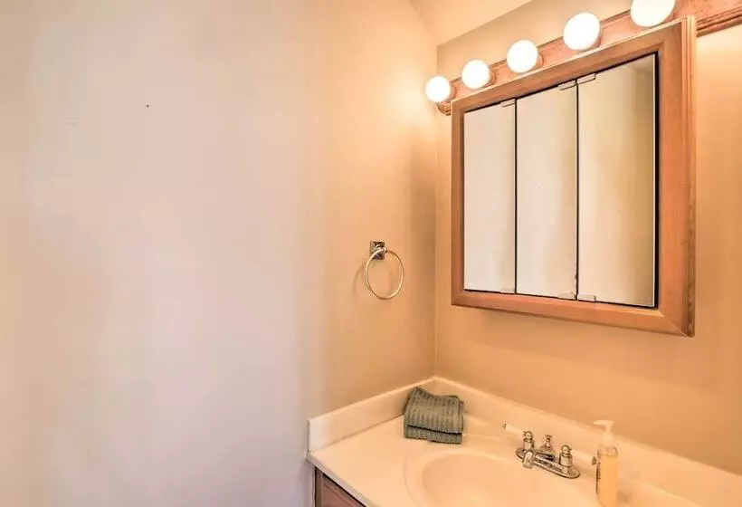 Charming, Spacious & Pet Friendly Buena Vista Home