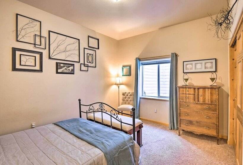 Charming, Spacious & Pet Friendly Buena Vista Home