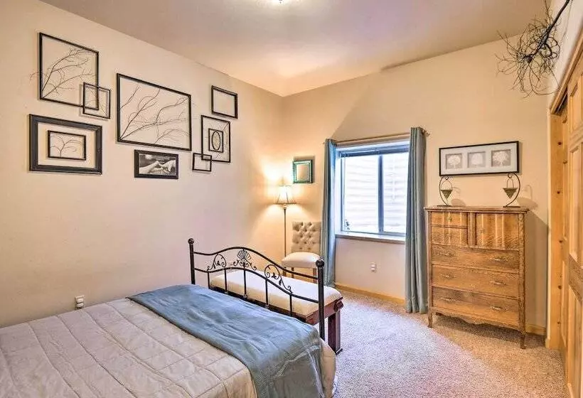 Charming, Spacious & Pet Friendly Buena Vista Home