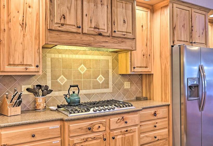 Charming, Spacious & Pet Friendly Buena Vista Home