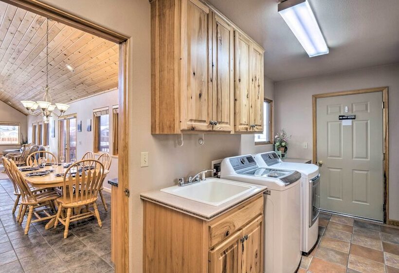 Charming, Spacious & Pet Friendly Buena Vista Home