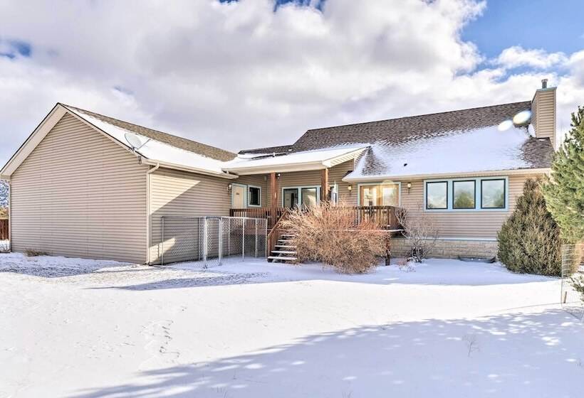 Charming, Spacious & Pet Friendly Buena Vista Home