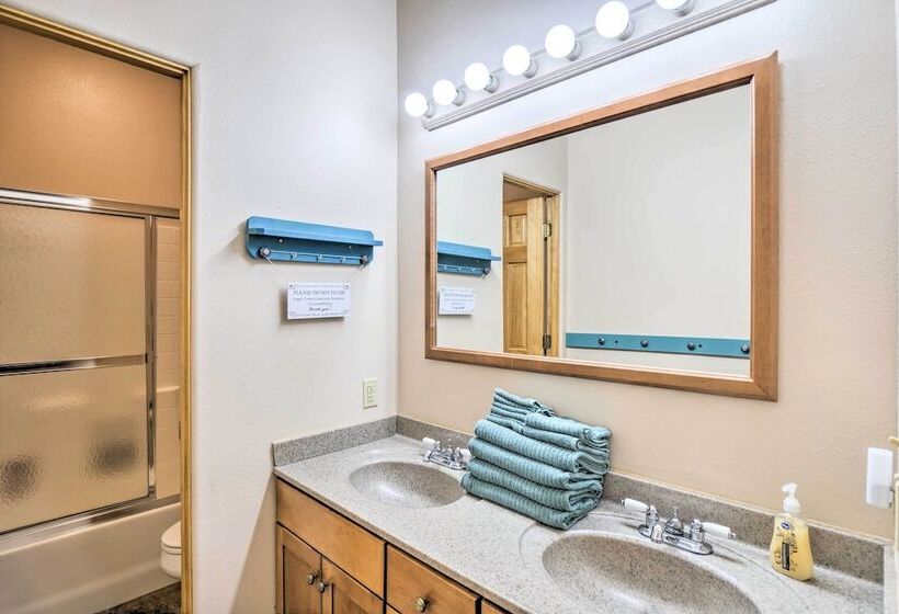 Charming, Spacious & Pet Friendly Buena Vista Home