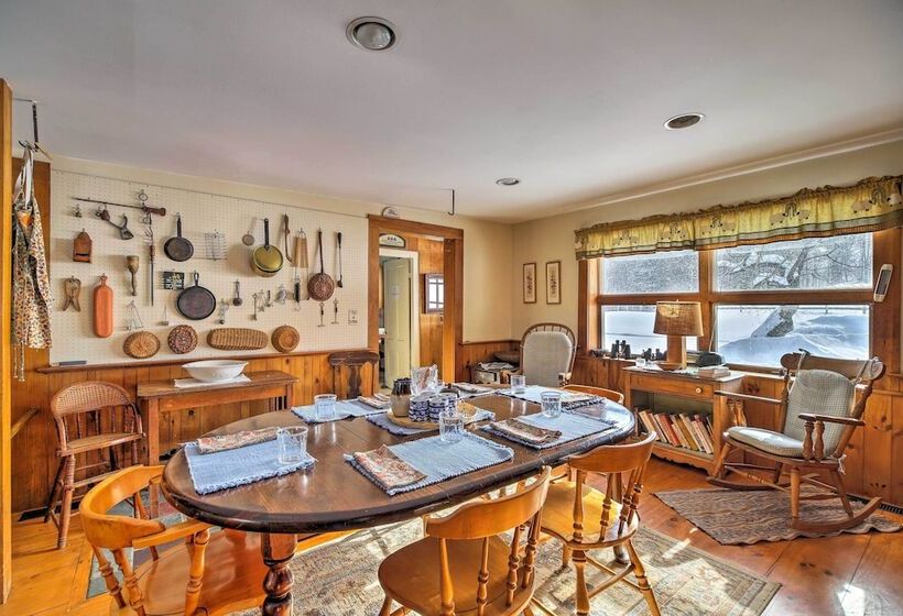 Chester Farmhouse On 100 Acres, 15 Min To Okemo!