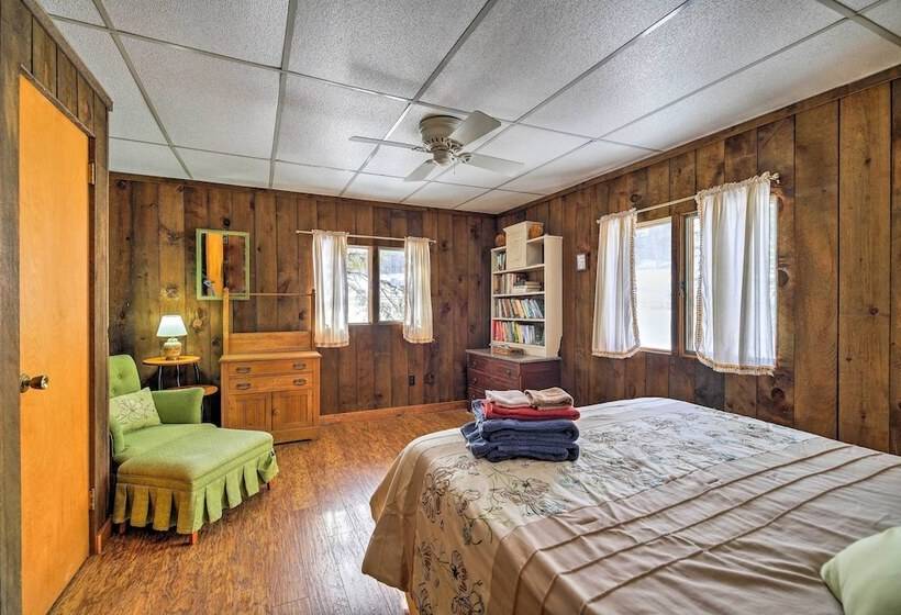 Chester Farmhouse On 100 Acres, 15 Min To Okemo!