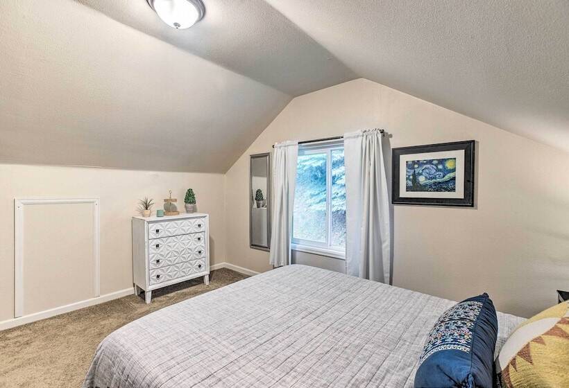 Creekside Morrison Cabin ~ 9 Mi To Red Rocks Park!