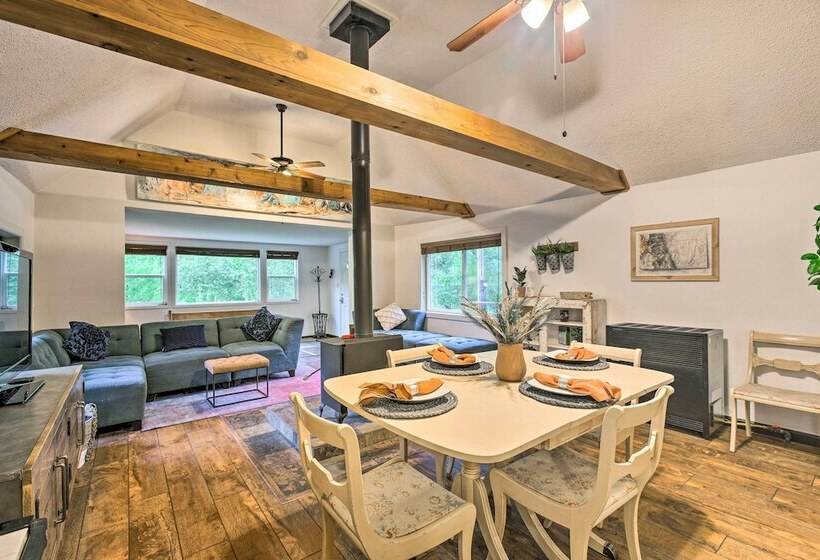 Creekside Morrison Cabin ~ 9 Mi To Red Rocks Park!