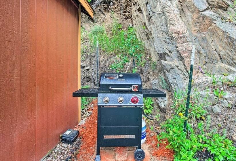 Creekside Morrison Cabin ~ 9 Mi To Red Rocks Park!