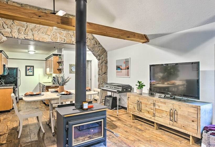 Creekside Morrison Cabin ~ 9 Mi To Red Rocks Park!