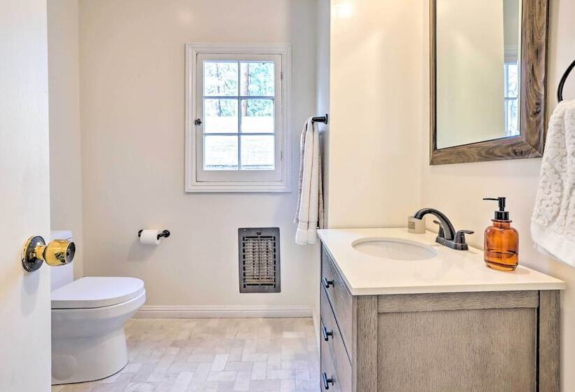 Cozy Home, 1/2 Mi To Downtown, 4 Mi To Hikes!