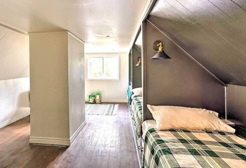 Cozy Home, 1/2 Mi To Downtown, 4 Mi To Hikes!