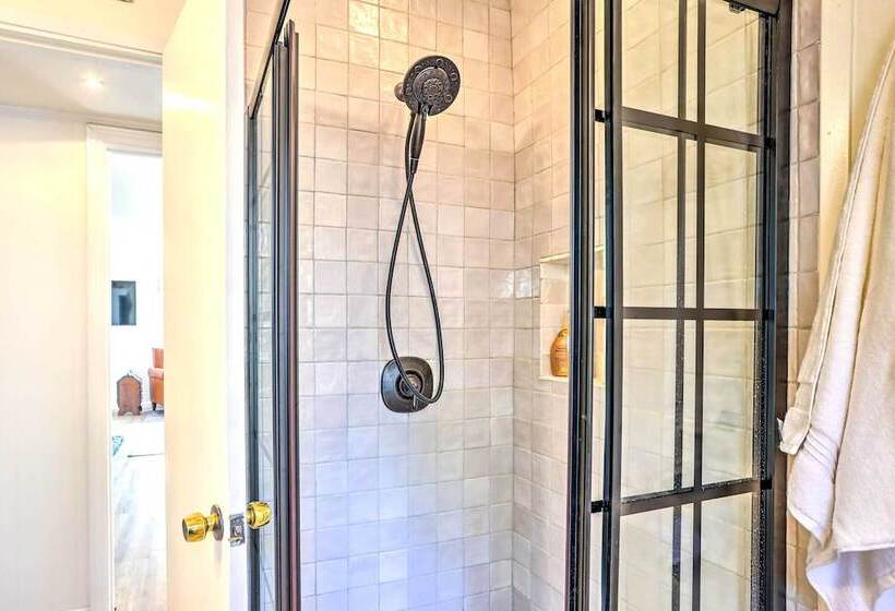 Cozy Home, 1/2 Mi To Downtown, 4 Mi To Hikes!