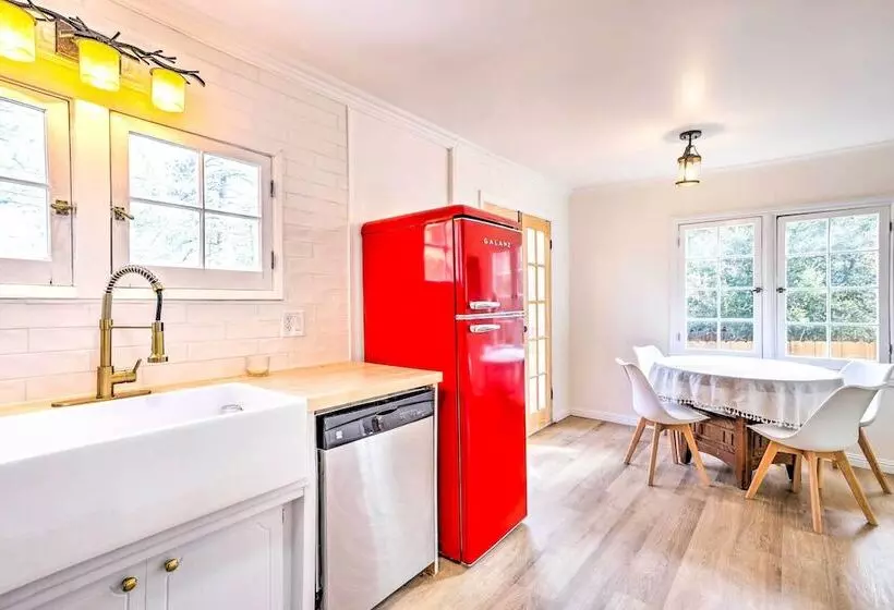 Cozy Home, 1/2 Mi To Downtown, 4 Mi To Hikes!