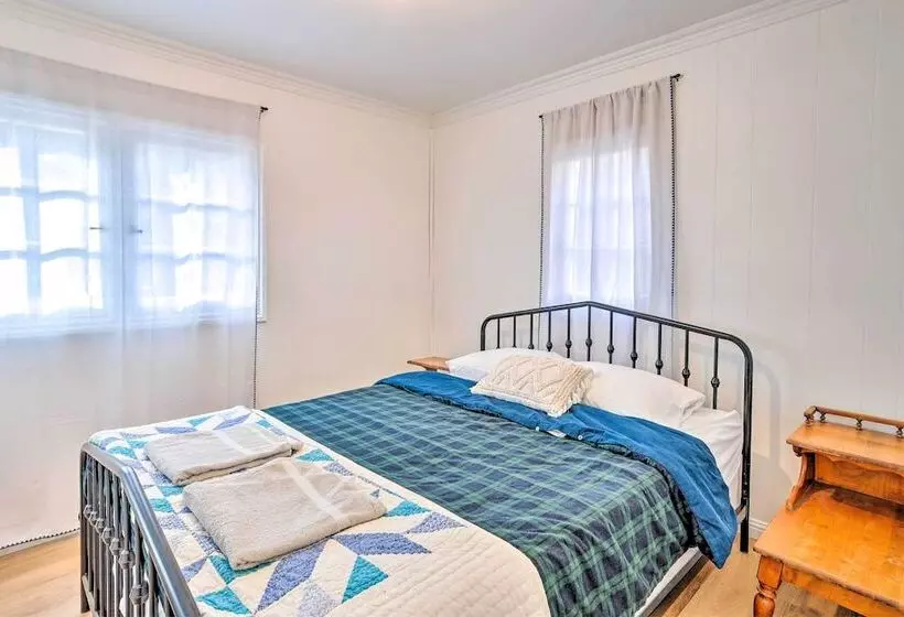 Cozy Home, 1/2 Mi To Downtown, 4 Mi To Hikes!