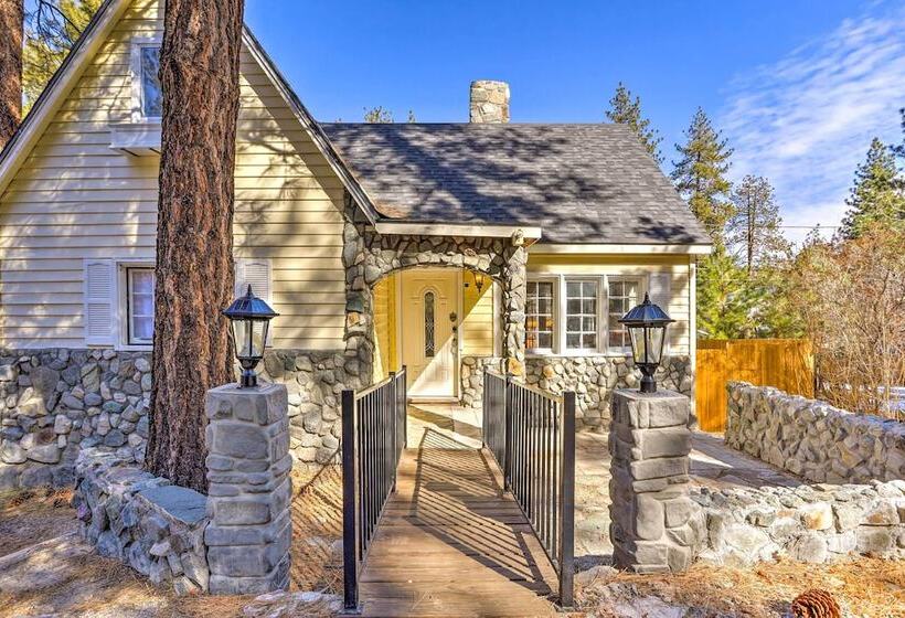 Cozy Home, 1/2 Mi To Downtown, 4 Mi To Hikes!