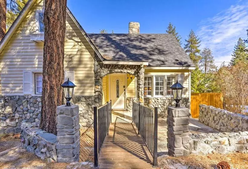 Cozy Home, 1/2 Mi To Downtown, 4 Mi To Hikes!