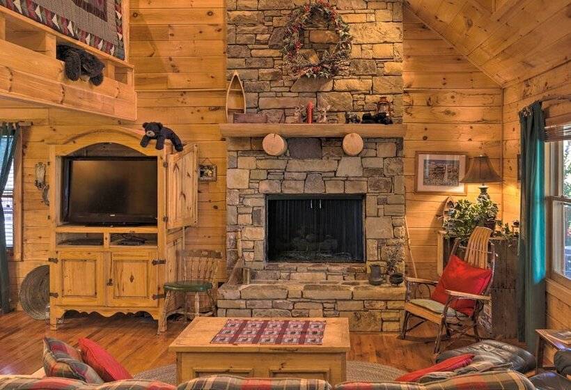 Lake Lure Log Cabin W/ Grill, Near Hiking!