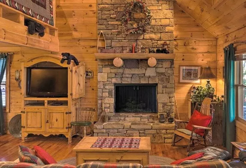 Lake Lure Log Cabin W/ Grill, Near Hiking!