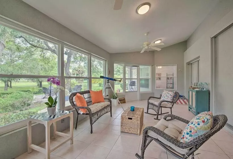 Crystal River Gem Near Three Sisters Springs!