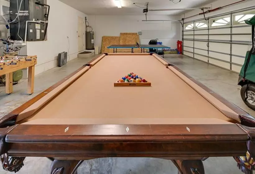 Crystal River Gem Near Three Sisters Springs!