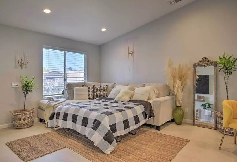 Desert Hot Springs Home W/ Pool & Gas Grill!