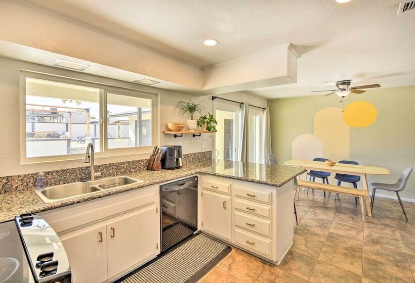 Desert Retreat W/ Backyard Oasis & Mtn Views!