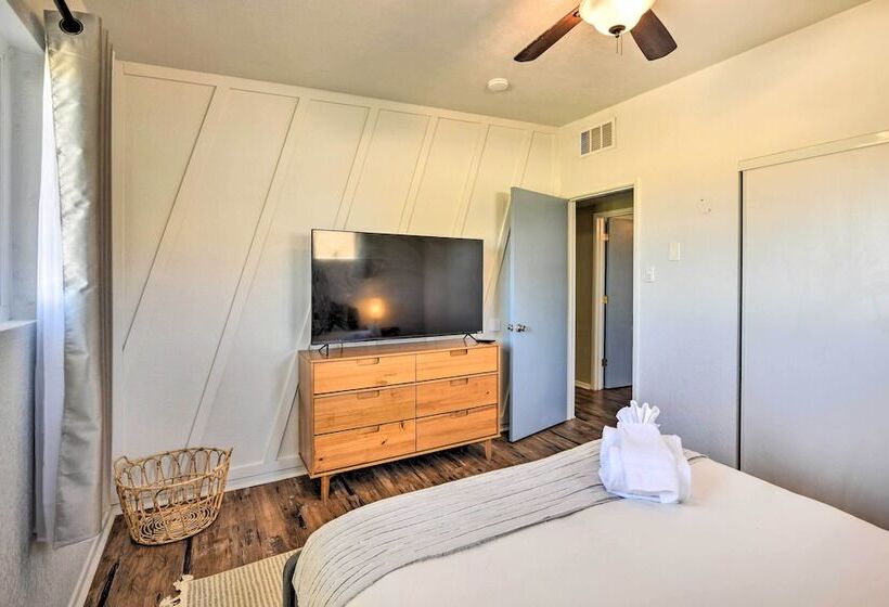 Desert Retreat W/ Backyard Oasis & Mtn Views!